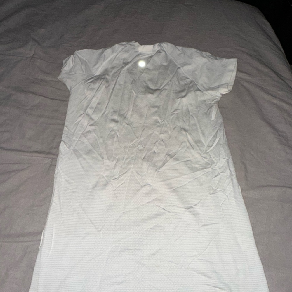 Lululemon Athletica Swiftly Tech Short-Sleeve Shirt 2.0 Hip Length in White - Picture 4 of 5